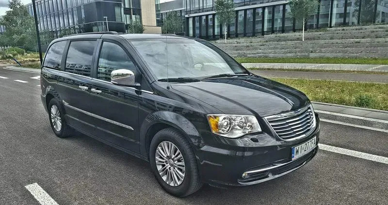 chrysler warszawa Chrysler Town &amp; Country cena 45000 przebieg: 345000, rok produkcji 2015 z Warszawa